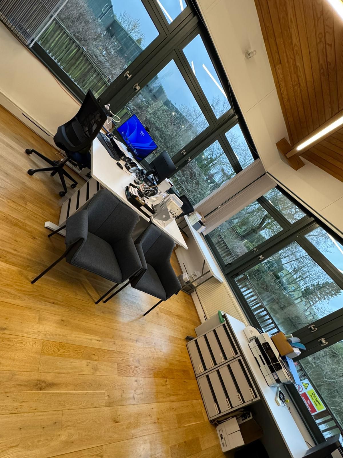 Commercial cleaning — spotless office